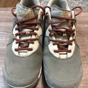 Stylish Gray and Brown Men's Shoes